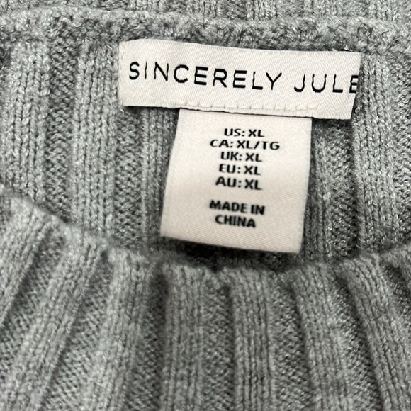 Sincerely Jules oversized cropped sweater - Picture 2 of 2